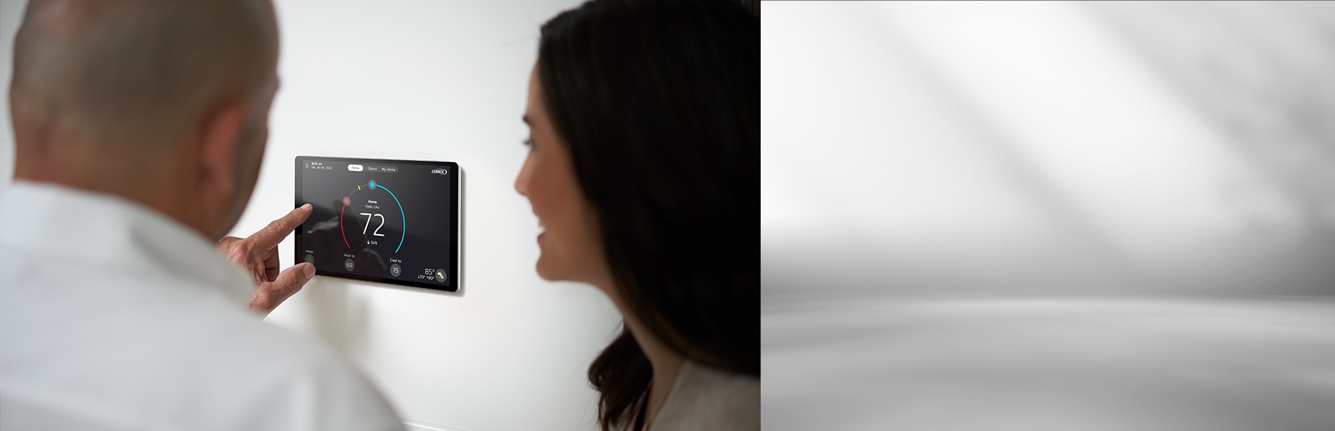 Introducing the new Lennox S40 Smart Thermostat and Accessories Bundle: